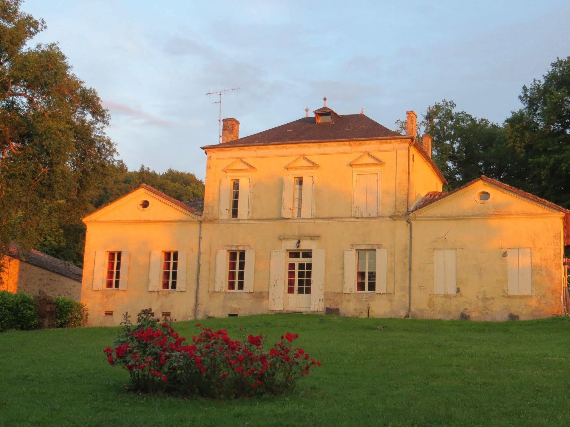 Eynesse Aux Trois Fontaines Bed & Breakfast エクステリア 写真